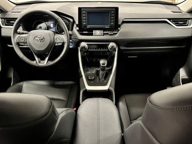 Used 2021 MAGNETIC GRAY MET. Toyota  image 11