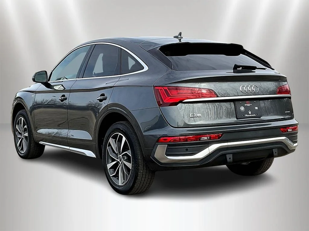 Used 2022 Daytona Gray Pearl Effect Audi 45 S line Premium image 4