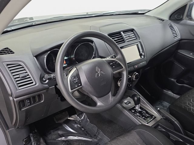 Used 2024 Gray Mitsubishi 2.0 ES image 16