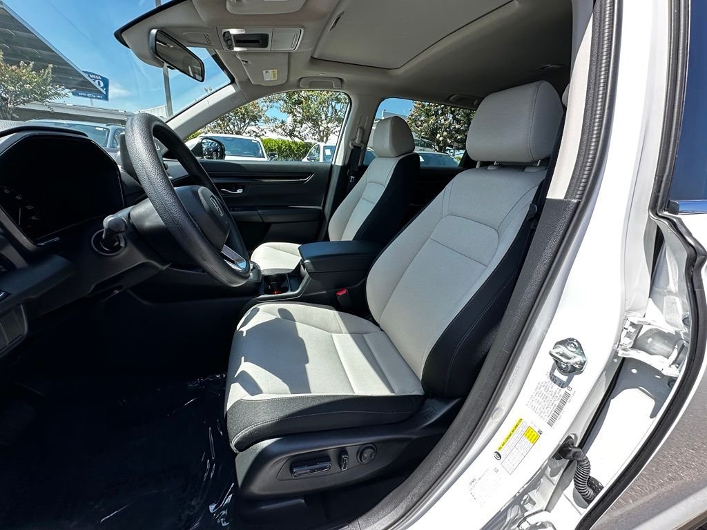 Used 2025 White Honda EX image 22