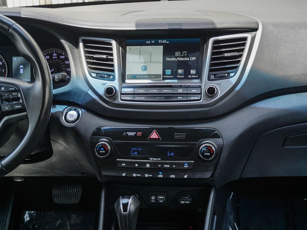 Used 2017 Blue Hyundai SE Plus image 15