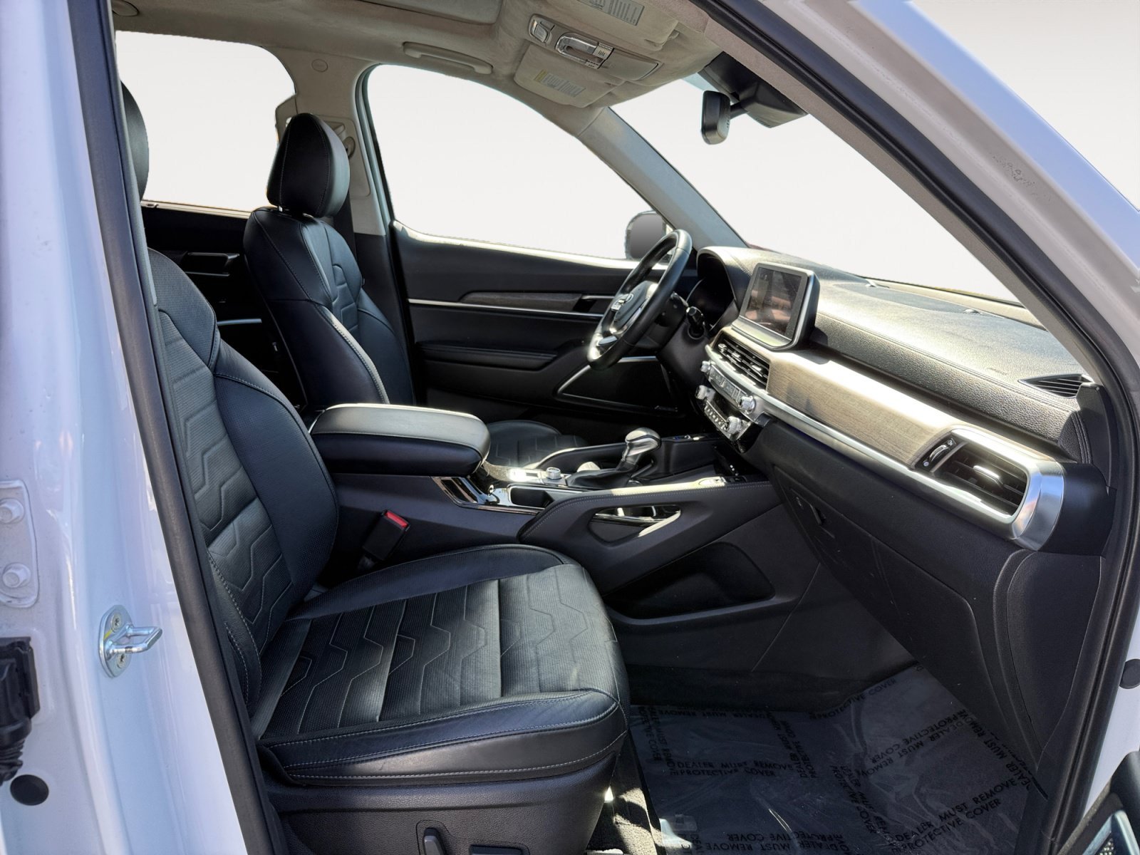 Used 2020 Snow White Pearl Kia SX image 19