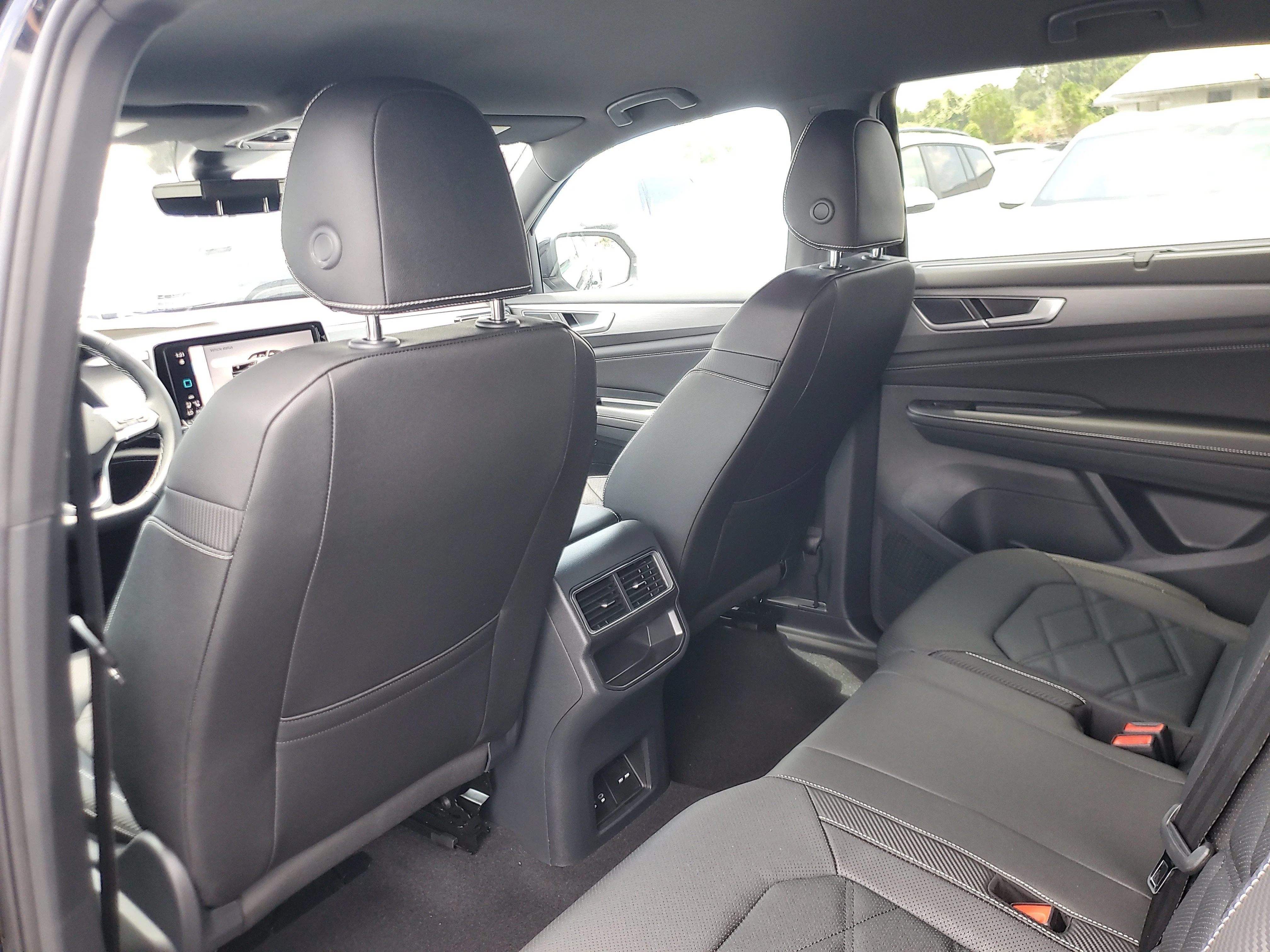 New 2026 Black Volkswagen 2.0T SE w/Technology image 12