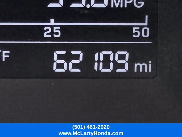 Used 2018 Quartz White Pearl Hyundai SE image 30