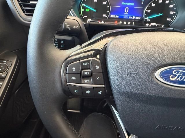 Used 2022 Black Metallic Ford SE image 32