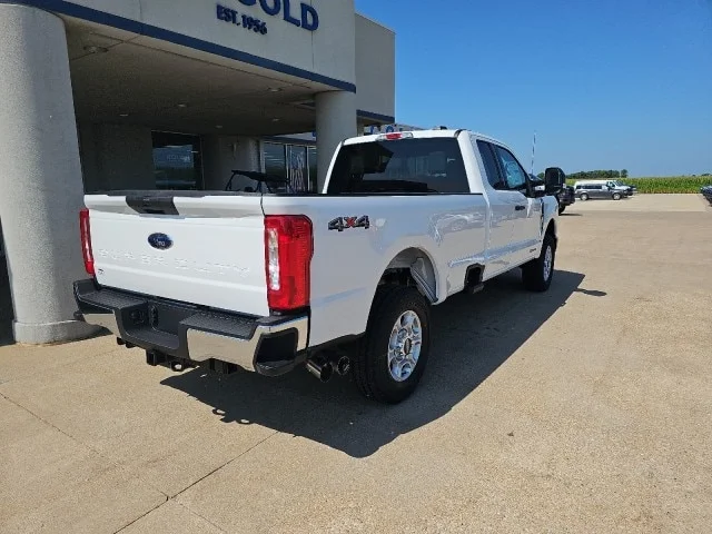 New 2026 Oxford White Ford F-250® XLT image 39