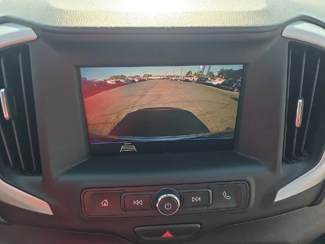 Used 2020 Silver GMC SLE image 23