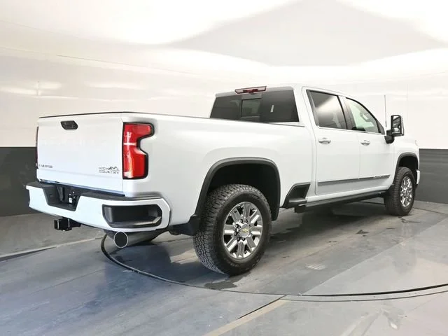 New 2026 Polar White Tricoat Chevrolet High Country image 9
