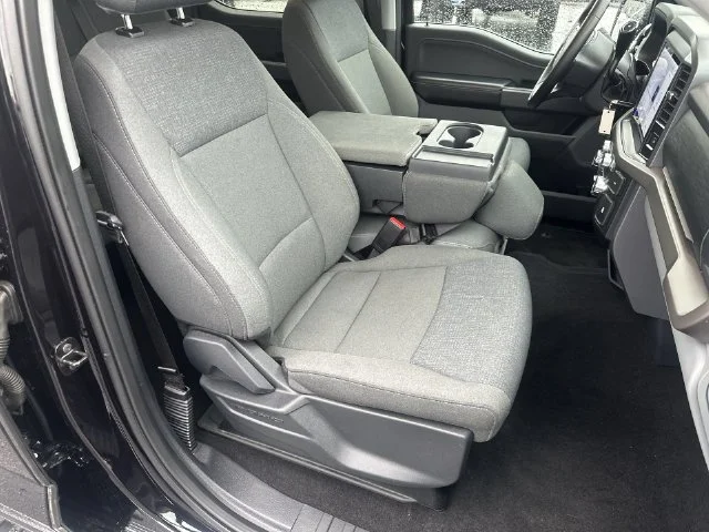 Used 2025 Black Ford XLT image 26