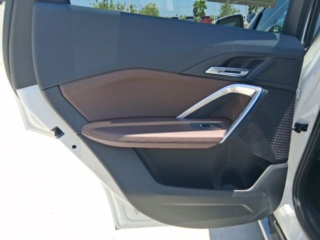 Used 2025 White BMW xDrive28i image 15