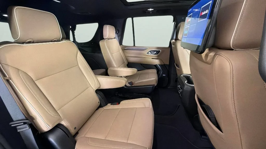 Used 2023 Iridescent Pearl Tricoat Chevrolet Premier image 33