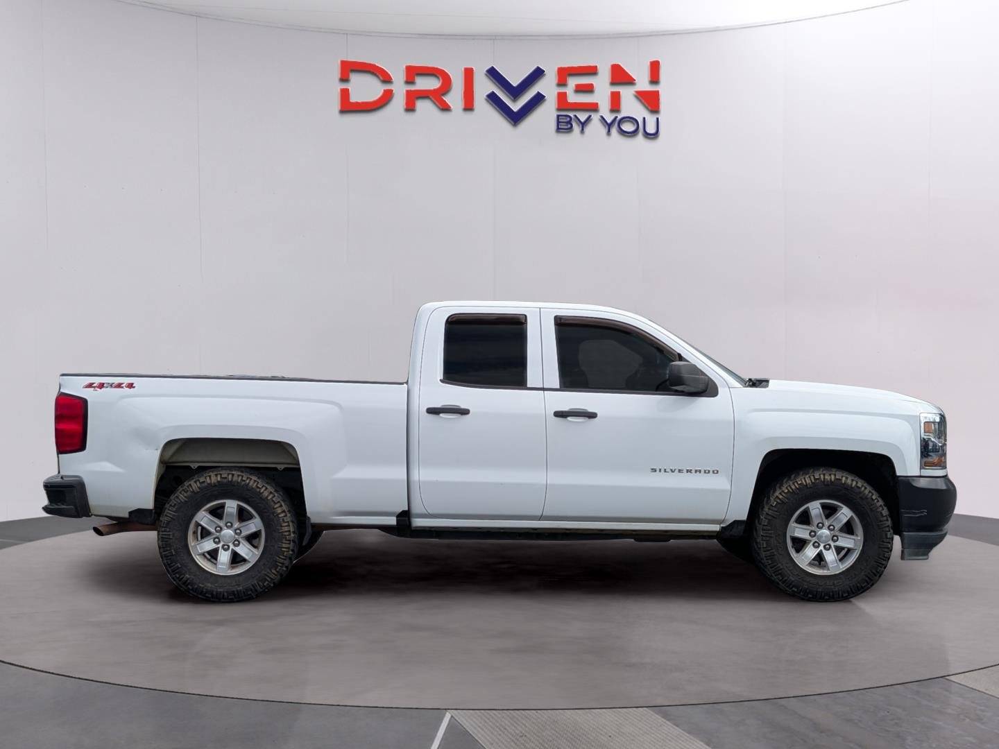 Used 2019 SUMMIT WHITE Chevrolet Work Truck image 7