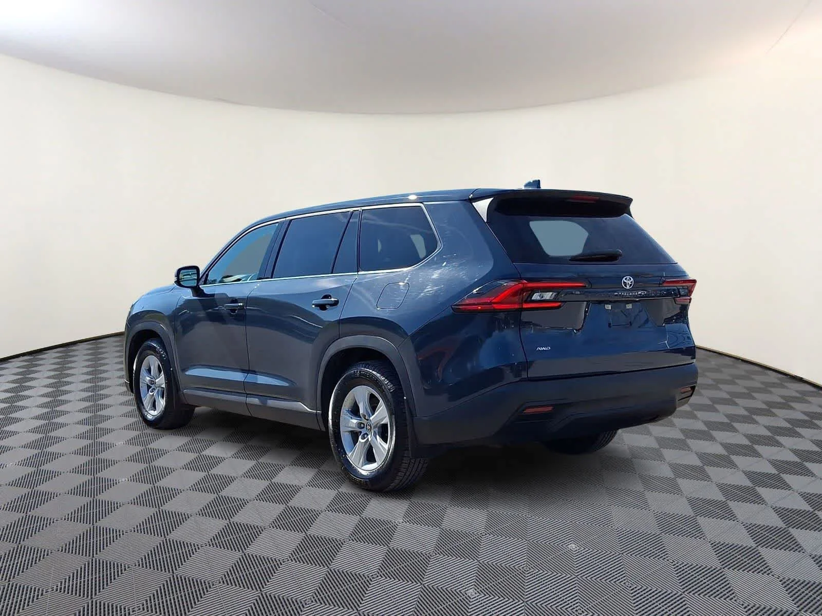 Used 2025 Storm Cloud Toyota LE image 9