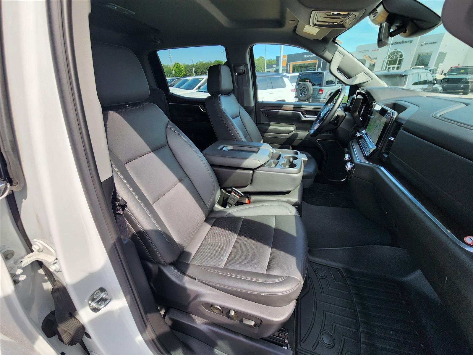 Used 2025 Summit White GMC SLT image 7