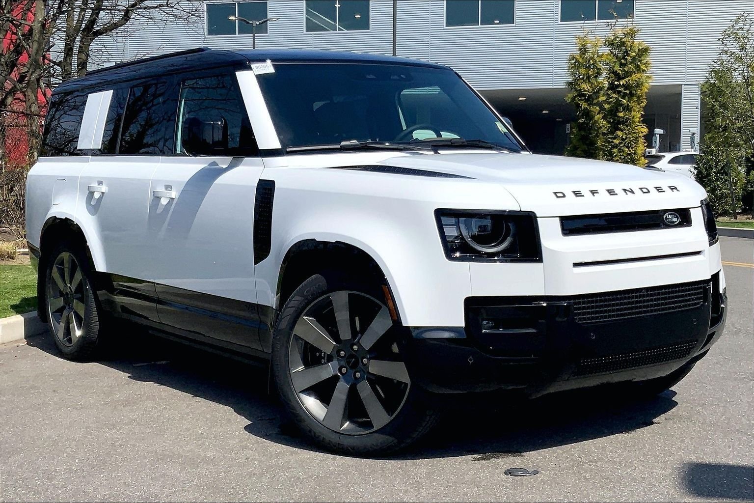 New 2026 Fuji White Land Rover V8 image 2