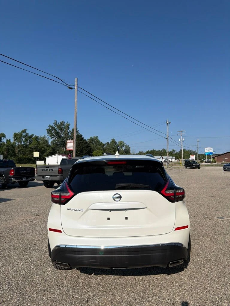 Used 2020 White Nissan S image 4
