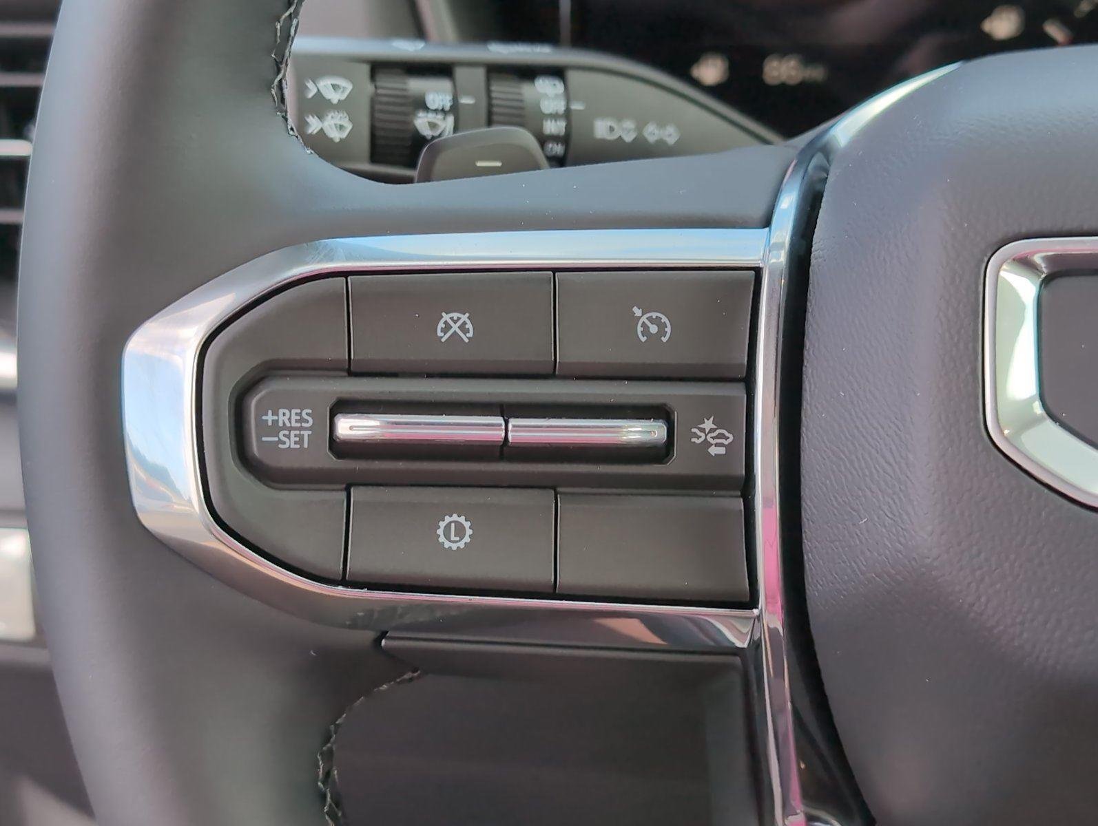 New 2026 Sterling Metallic GMC Elevation image 22