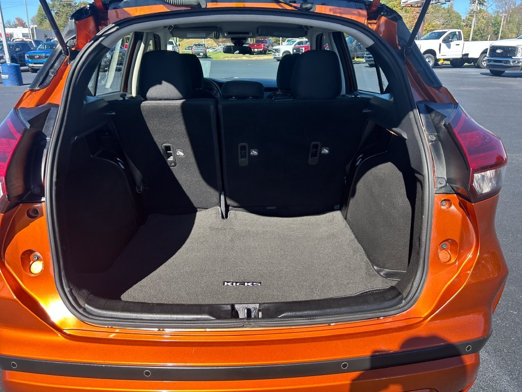 Used 2023 Orange Nissan SV image 9