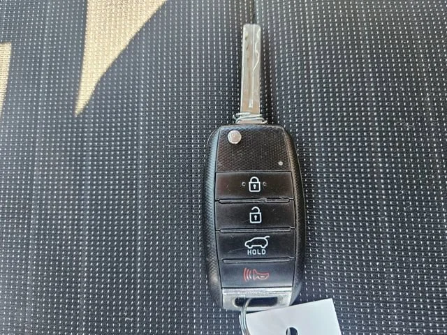 Used 2018 Silver Kia LX image 29
