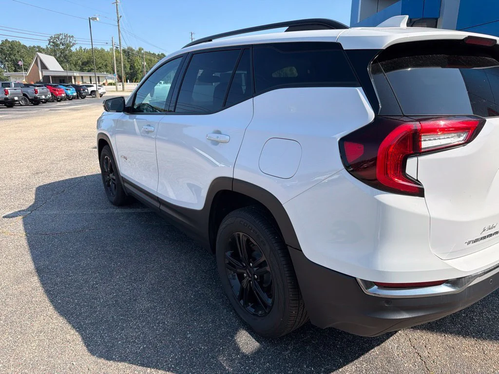 Used 2024 Summit White GMC AT4 image 3