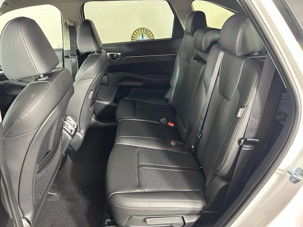 New 2026 Glacial White Pearl Kia S image 15