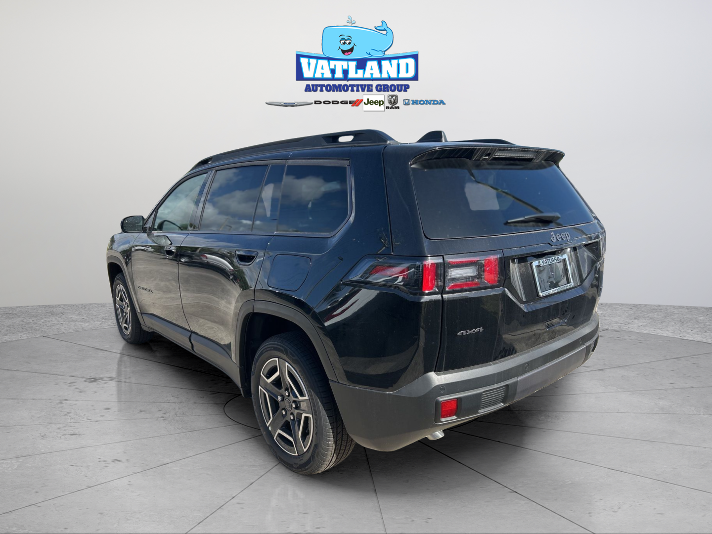 New 2026 Diamond Black Crystal Pearlcoat Jeep Laredo image 4