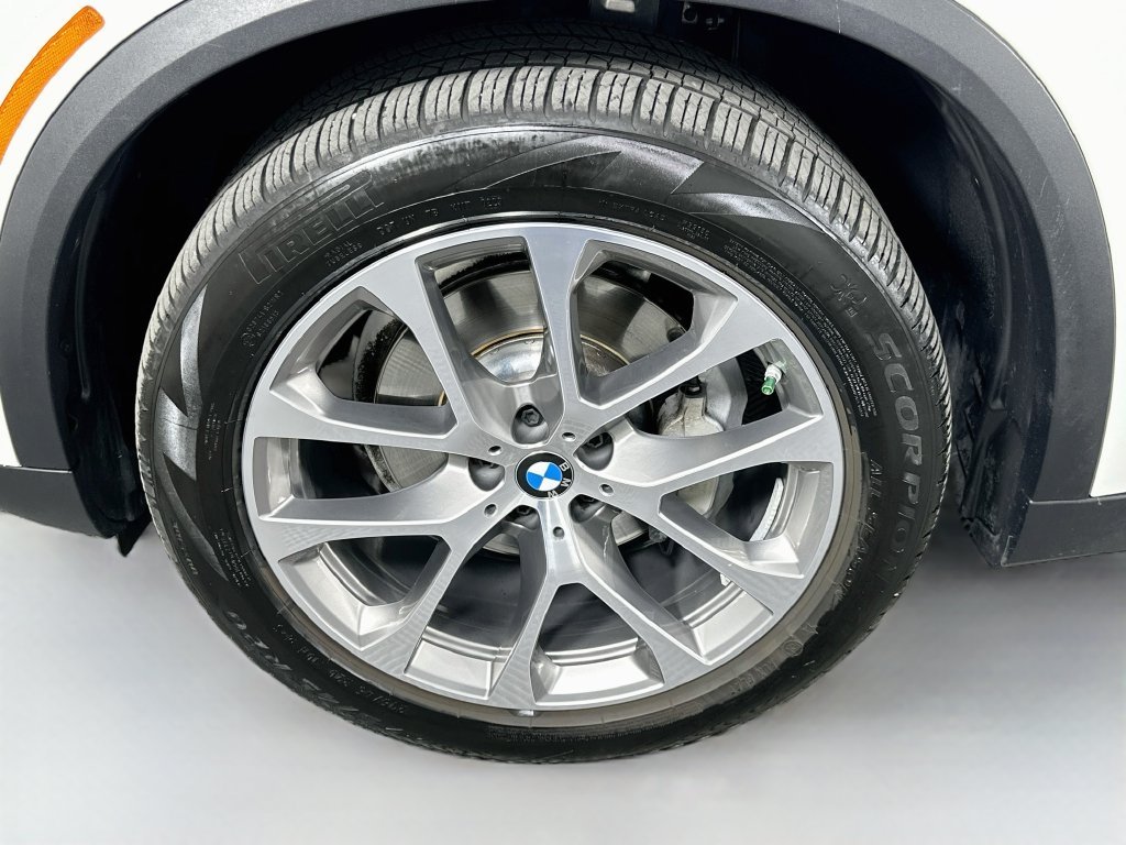 Certified Used 2023 Alpine White BMW xDrive40i image 32