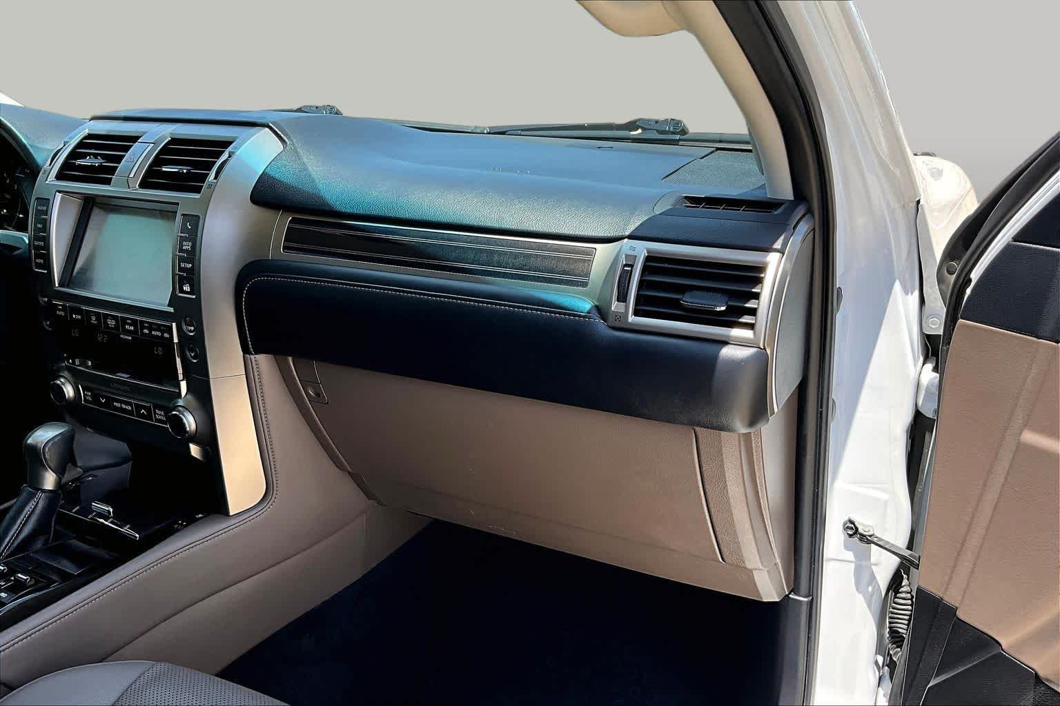 Used 2020 Starfire Pearl Lexus Premium image 19