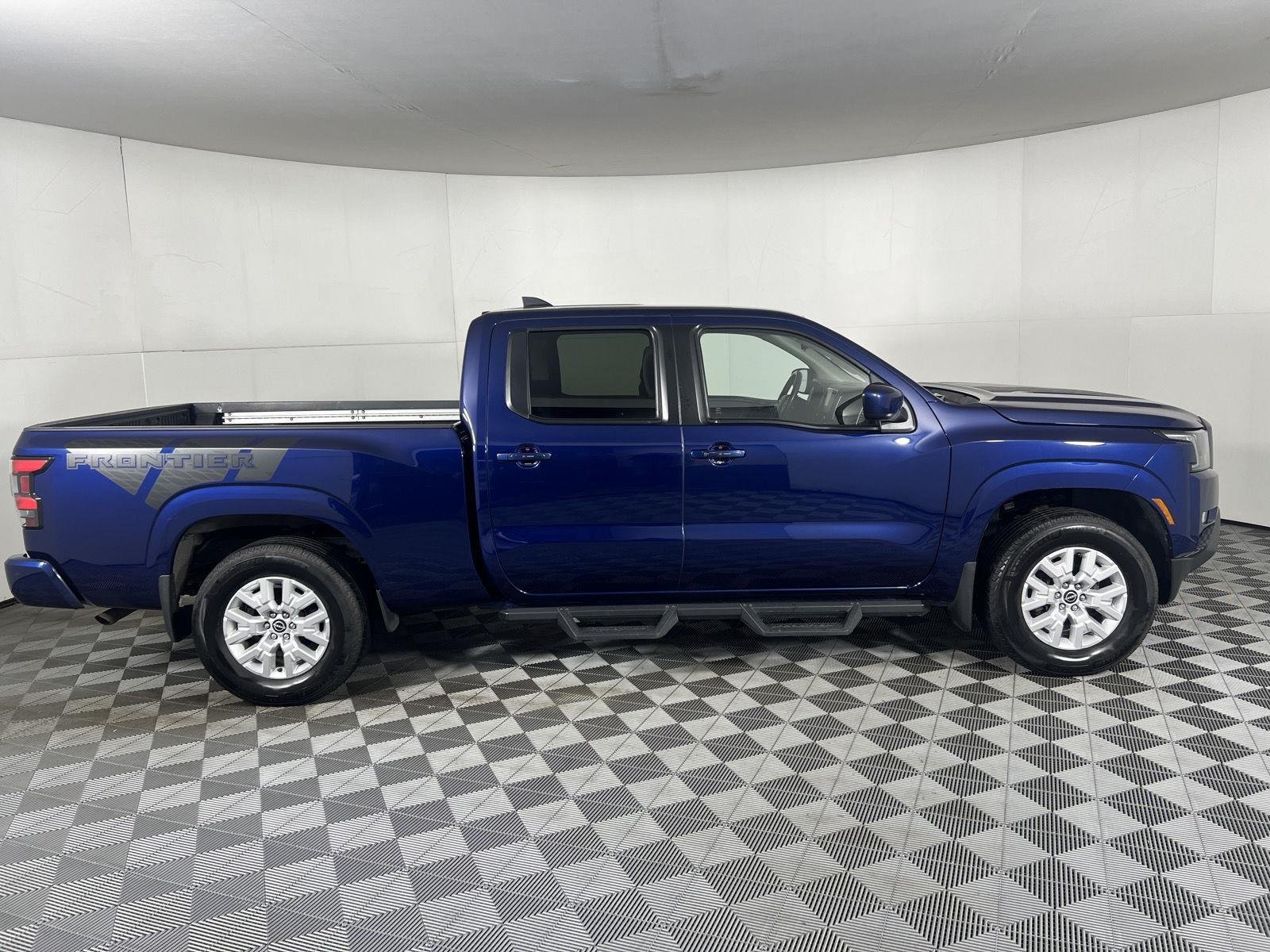 Used 2023 Deep Blue Pearl Nissan SV image 10