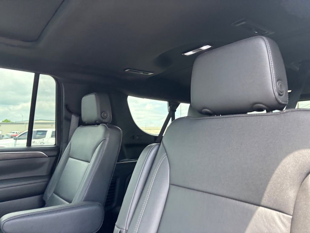 Used 2023 Gray Chevrolet Z71 image 30