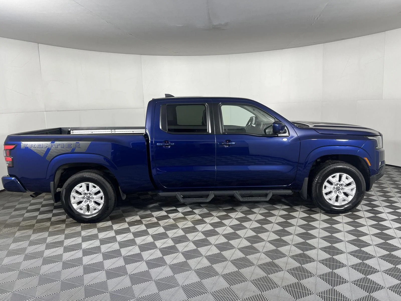 Used 2023 Deep Blue Pearl Nissan SV image 10