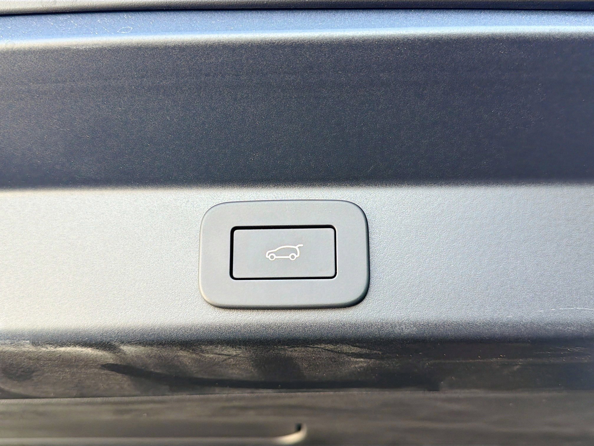 Certified Used 2026 Carpathian Grey Prem Met Land Rover Dynamic SE image 14