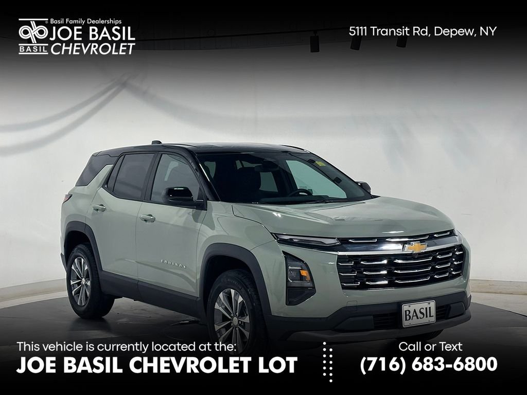 Used 2025 Green Chevrolet LT image 1