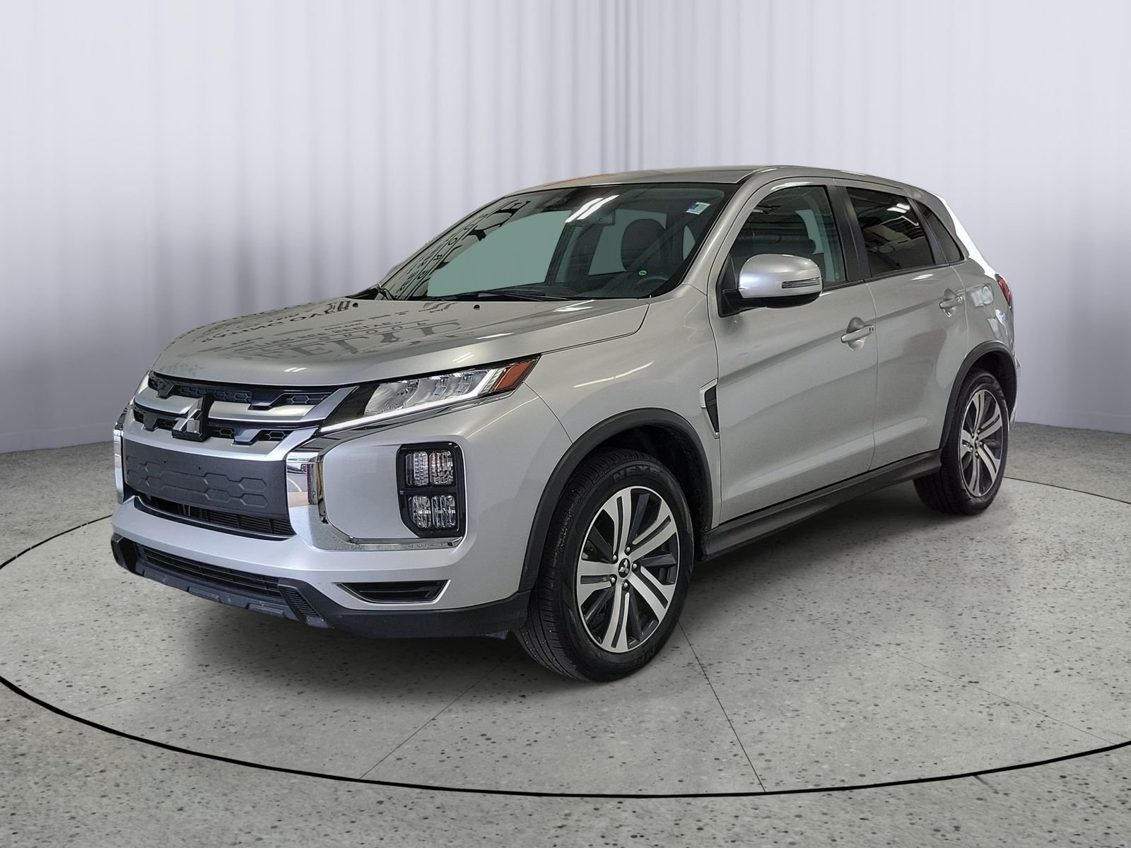 Used 2024 Silver Mitsubishi 2.0 SE image 4