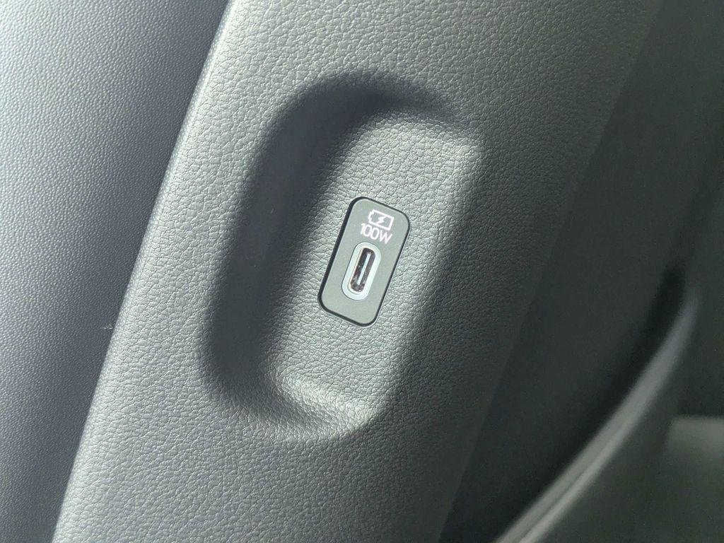 New 2026 White Hyundai Blue SEL 7P image 14