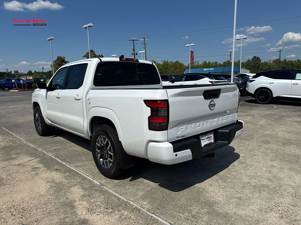 New 2026 Glacier White Nissan Crew Cab SV 4x2 image 5