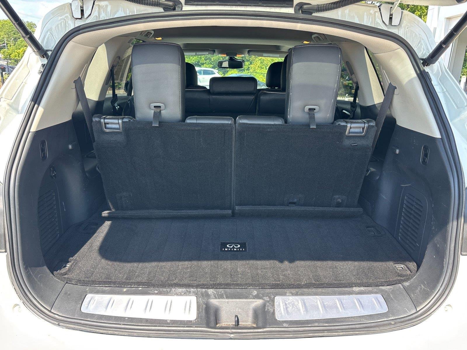 Used 2020 Majestic White INFINITI LUXE image 36