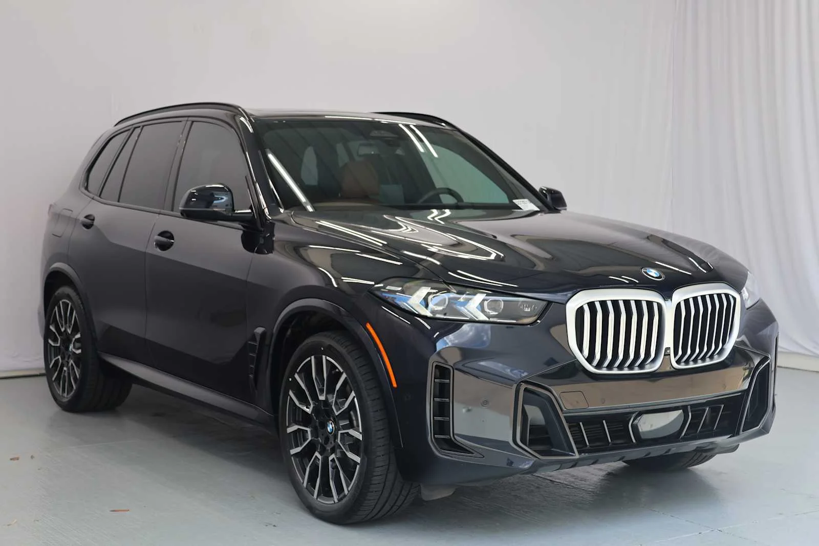 Certified Used 2025 Carbon Black Metallic BMW xDrive40i image 4