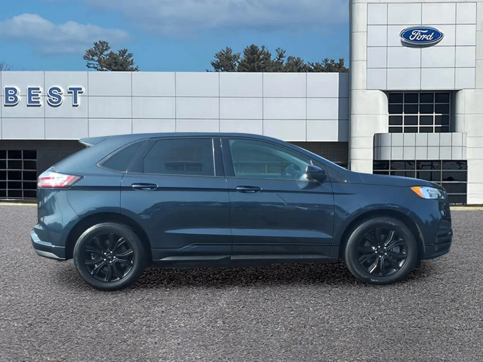 Used 2024 Stone Blue Ford SE image 8