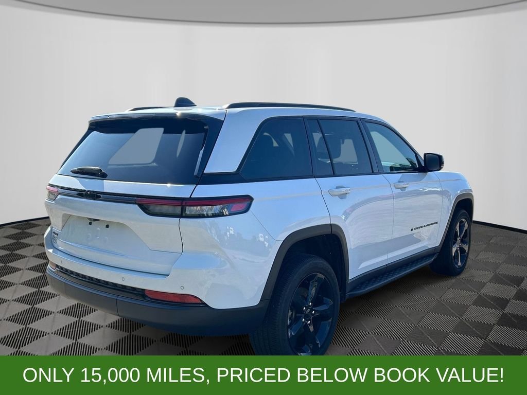 Used 2024 White Jeep Altitude X image 5