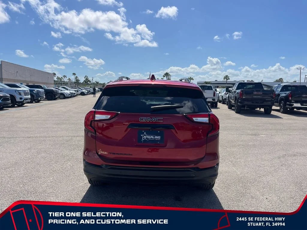 Used 2023 Volcanic Red Tintcoat GMC SLT image 6
