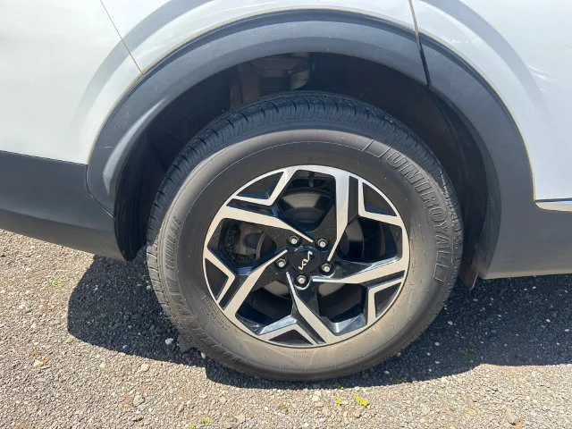 Certified Used 2023 White Kia LX image 23
