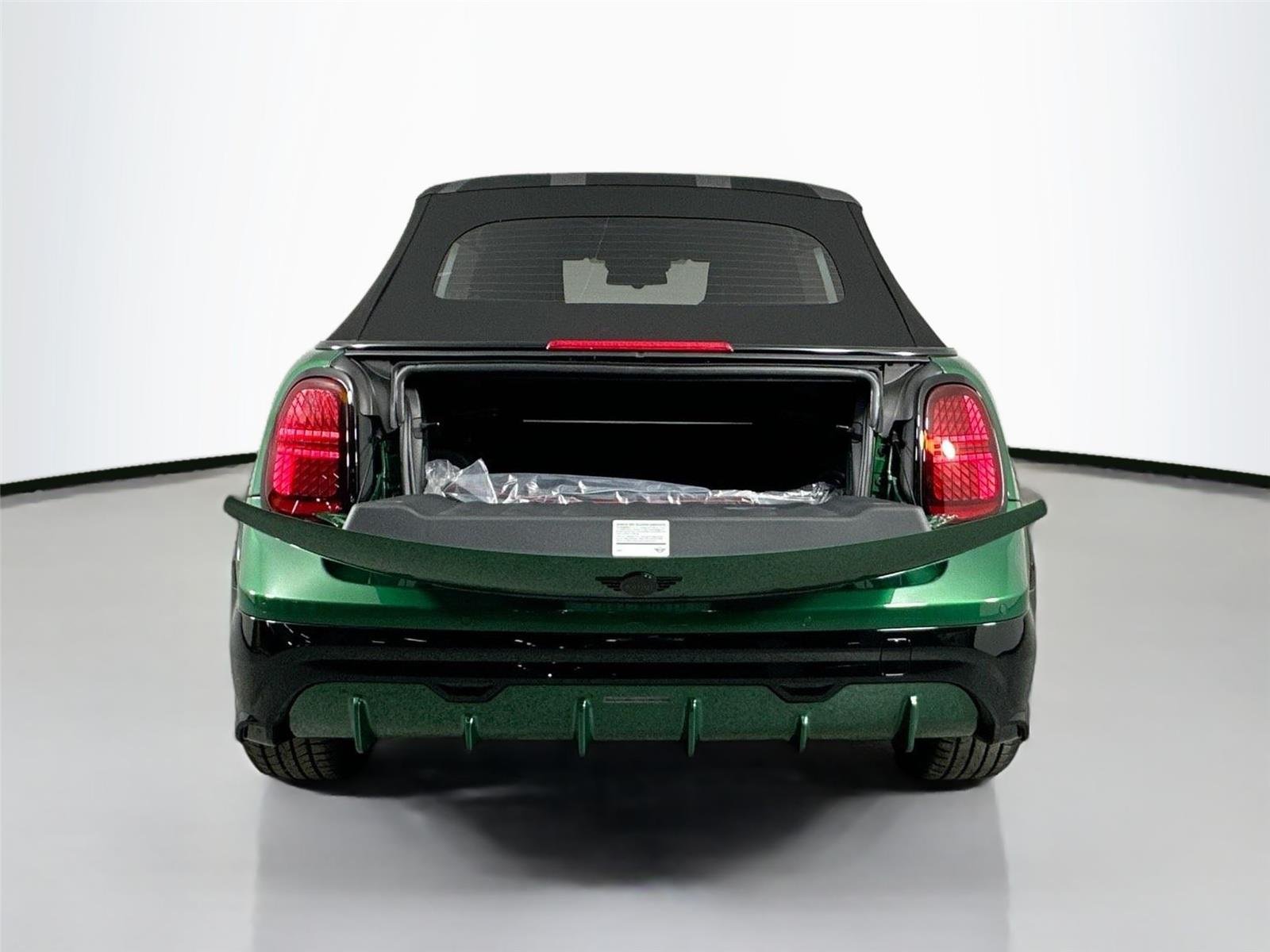New 2026 British Racing Green IV Metallic MINI Iconic image 24