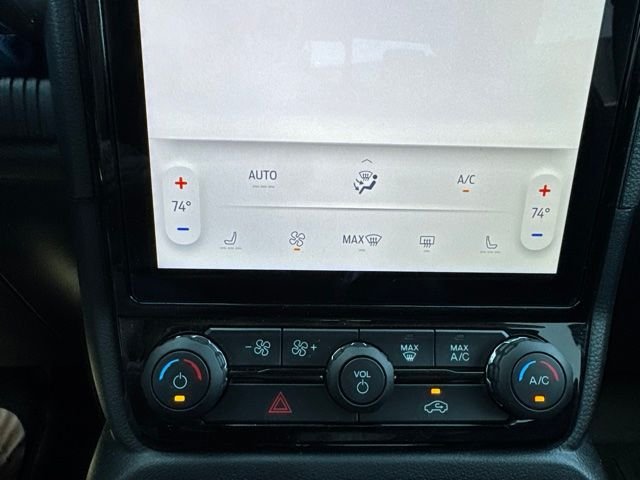 Used 2024 Silver Ford XLT image 16