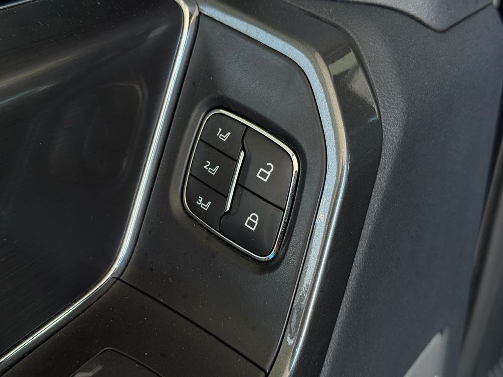 Used 2023 Black Ford Lariat image 29