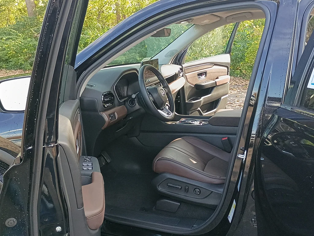 2026 Honda Pilot Elite, photo 11 of 12