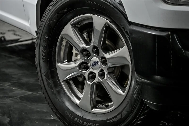 Used 2022 Oxford White Ford XL image 3