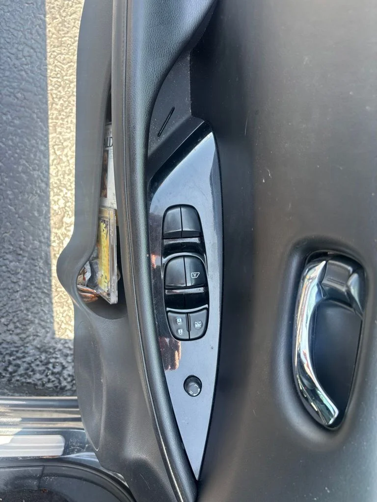 Used 2013 Gray Nissan SL image 11