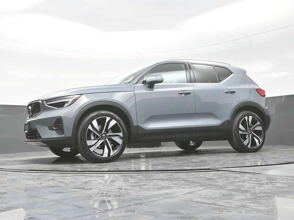 Certified Used 2023 Thunder Grey Volvo Ultimate image 25