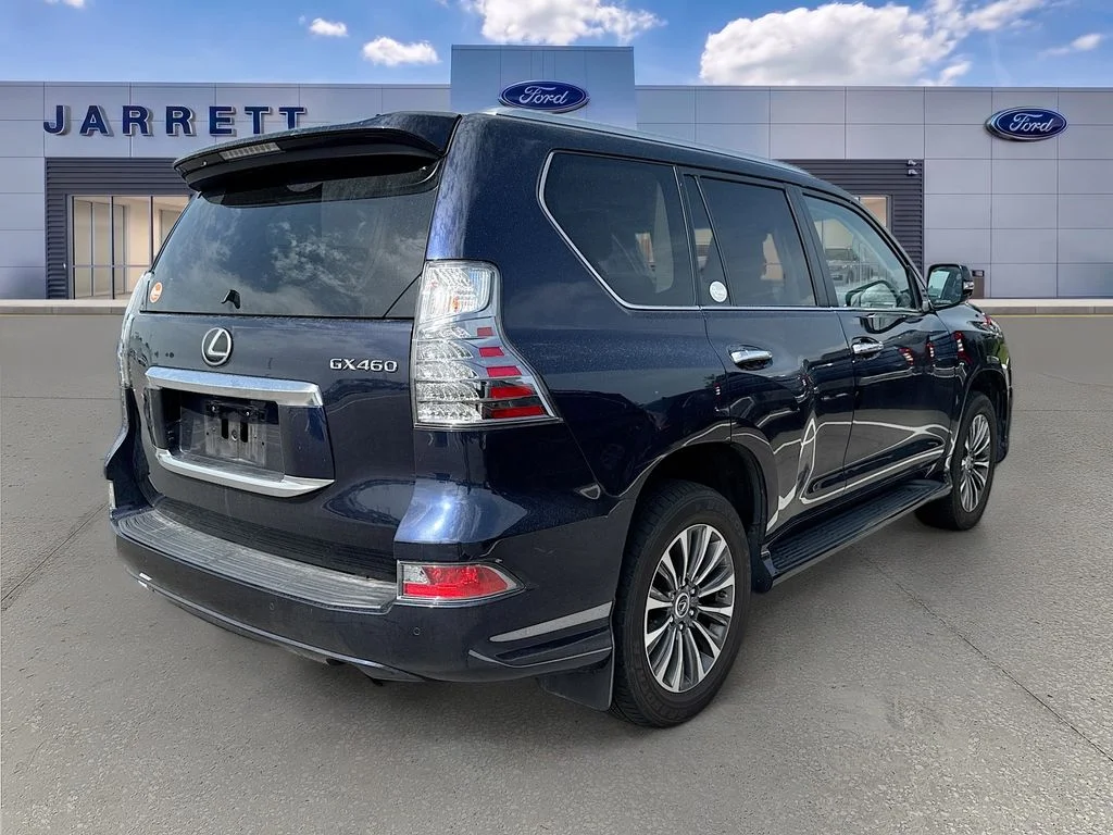Used 2023 Blue Lexus 460 Luxury image 4